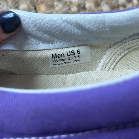 Vans classic slip ons - Picture 3 of 3